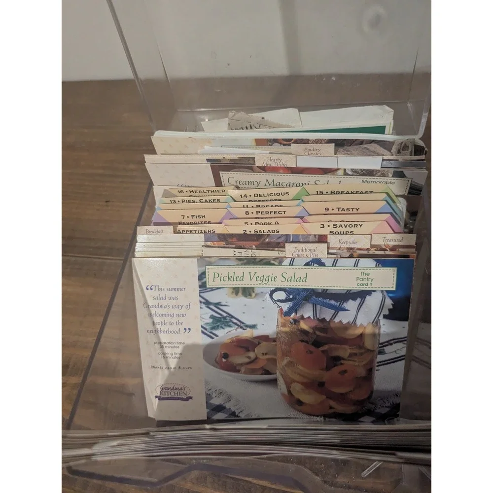 Vtg Plastic Recipe Box Index Card Collection Clippings‎ Typed Grandma's Kitchen